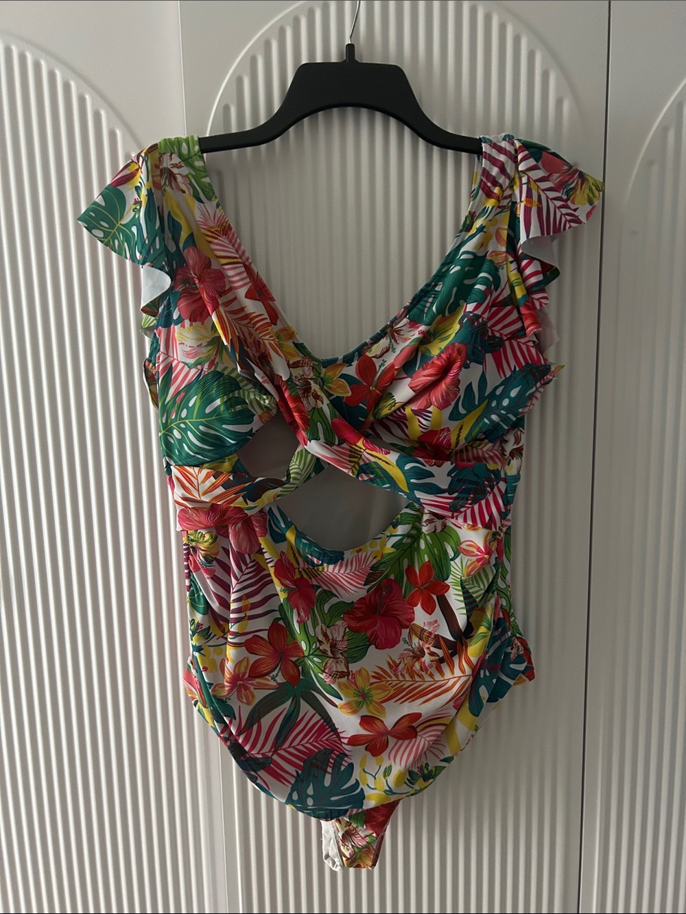 Tropical Floral Twist Front One-Piece Swimsuit - Multicolor